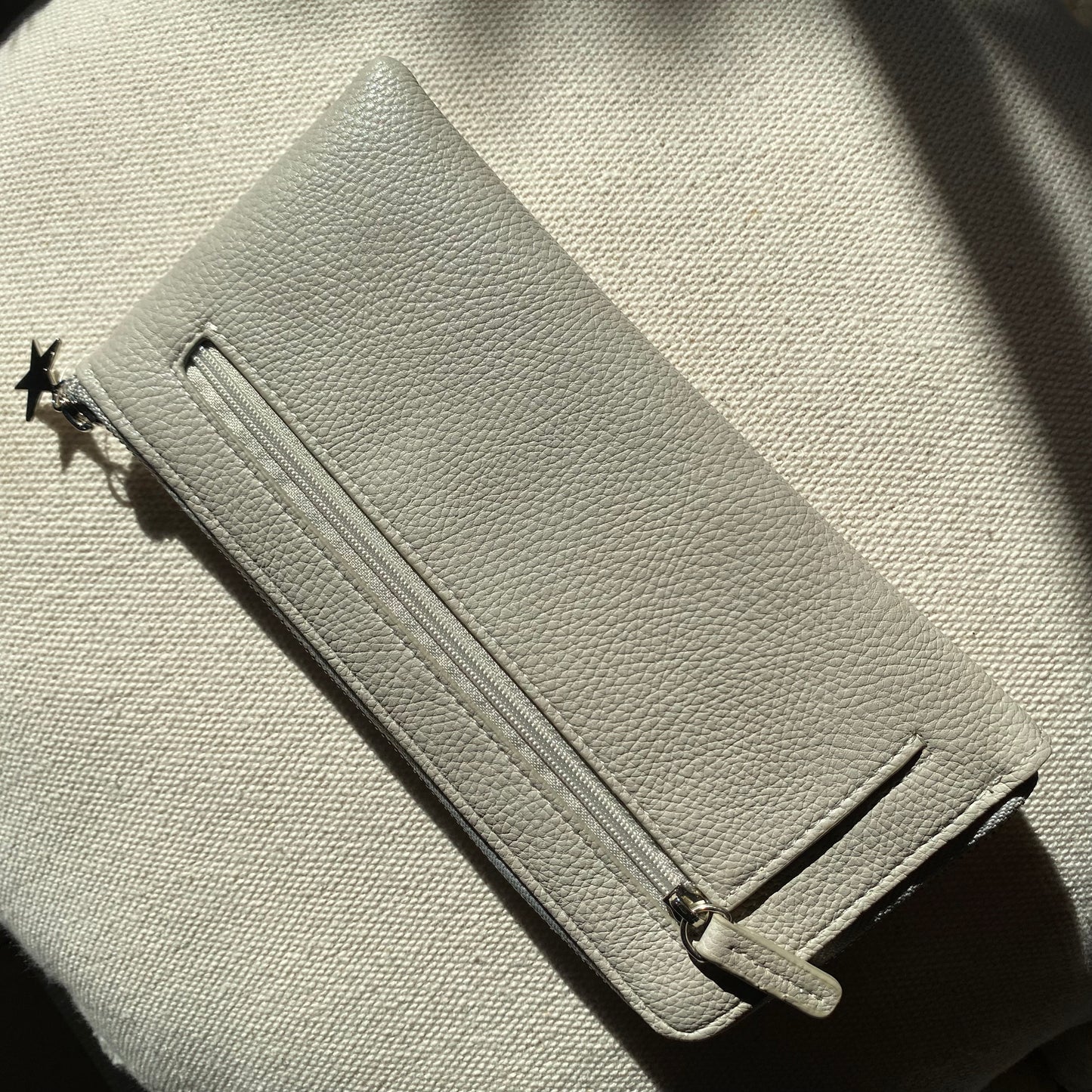 (ACCESSORY) Wallet with Star Detail スターディテール付きレザーロングウォレット