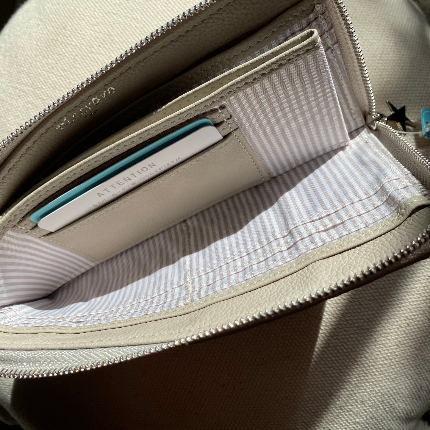 (ACCESSORY) Wallet with Star Detail スターディテール付きレザーロングウォレット