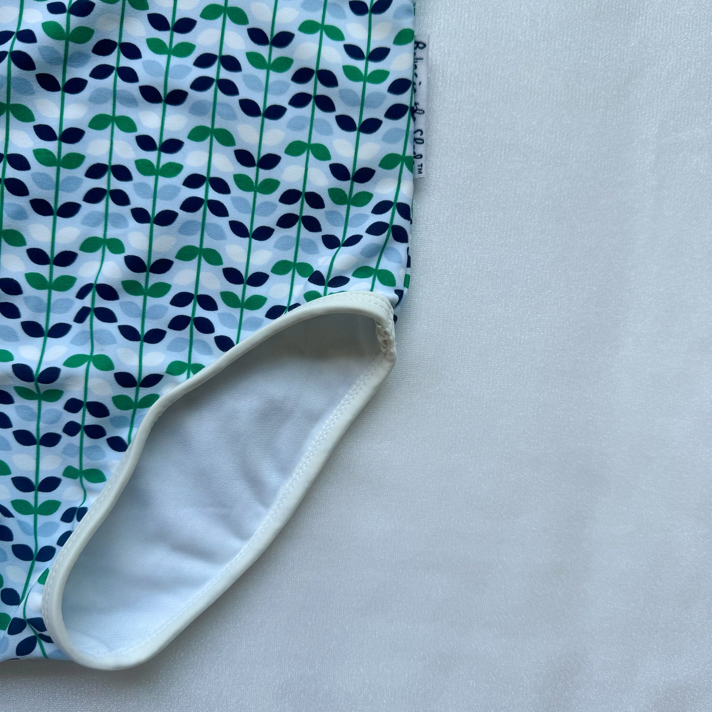 Multicolored Leaf Bathers