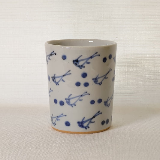 #007 染付小魚文筒湯呑